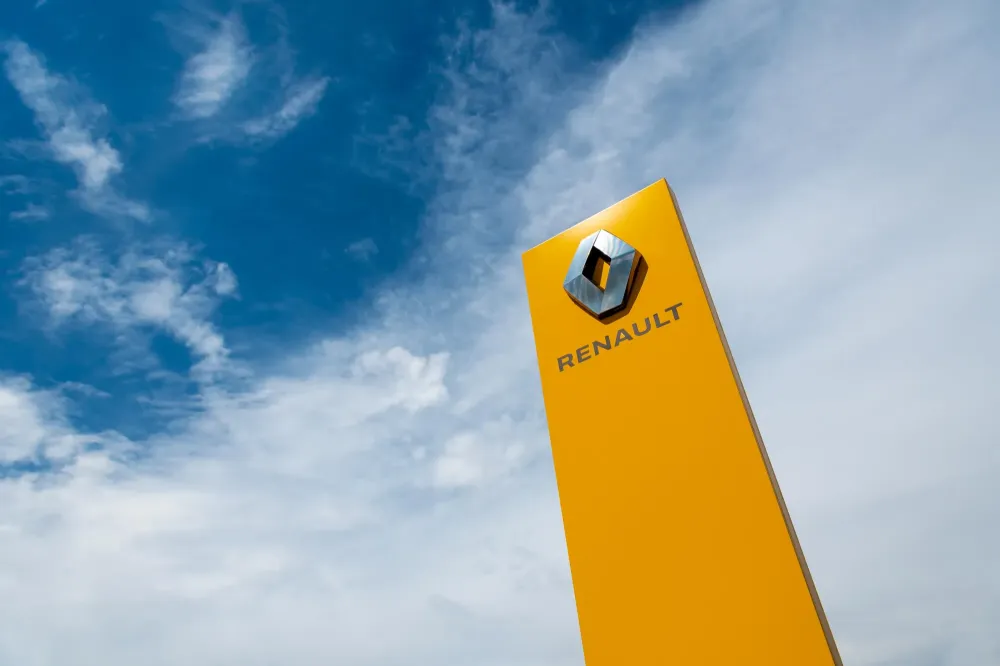 Renault près de Sainte-Verge