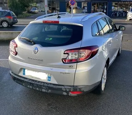 renault_megane_3_estate_zen_dci_110_ch_edc_vente_achat_occasion_garage_saint_varent (2)