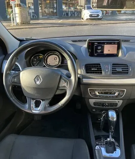renault_megane_3_estate_zen_dci_110_ch_edc_vente_achat_occasion_garage_saint_varent (3)