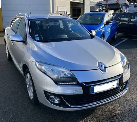 renault_megane_3_estate_zen_dci_110_ch_edc_vente_achat_occasion_garage_saint_varent (6)